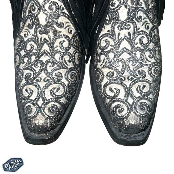 Corral Women’s OVERLAY BLACK EMBROIDERY LAMB FRINGE WHITE SNIP TOE COWBOY BOOT - Picture 9 of 15